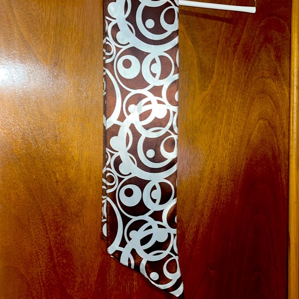 Brown & white scarf